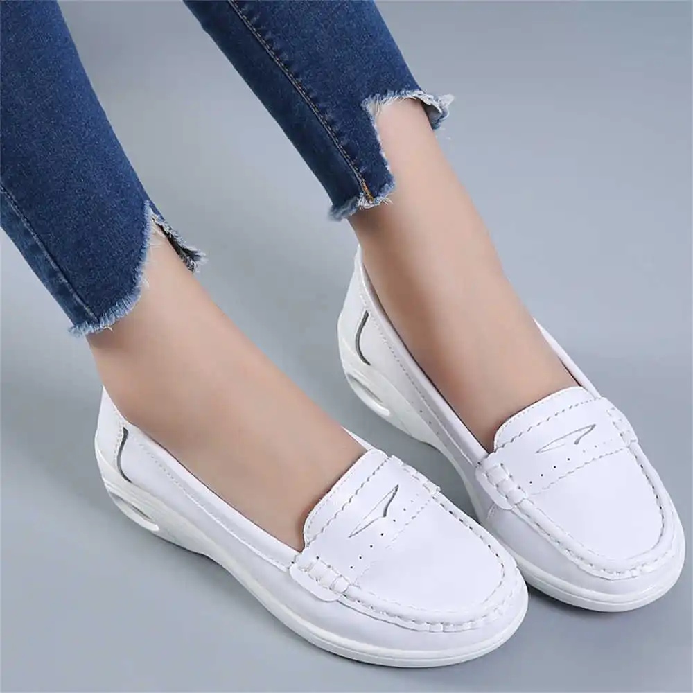 Thick Sole Slipon White Traine - مراجعة Men'S Best Sneakers For Formal Wear وسعره