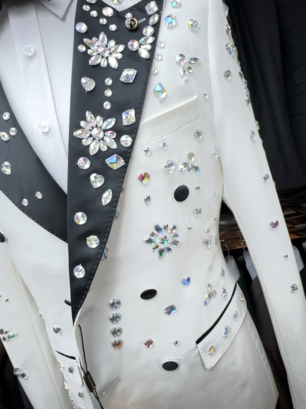 2025 Sparkly In Stock Crystals - مراجعة Elegant Formal Men'S Wear وسعره