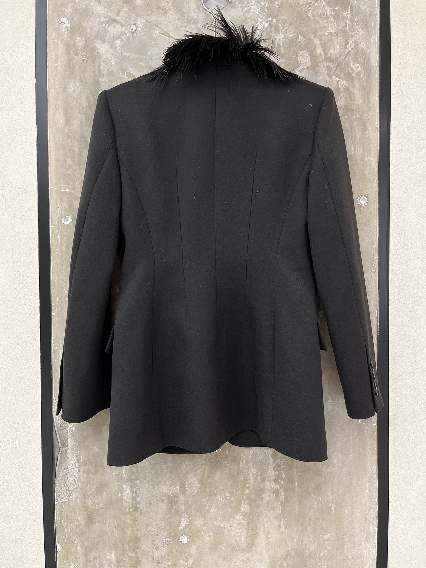 Ostrich fur collar suit jacket - مراجعة Wool Suit Jacket وسعره